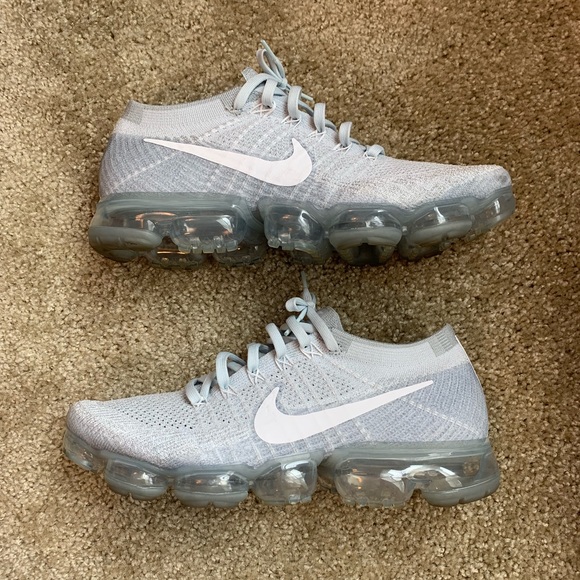 *SOLD* Nike Air Vapormax Flyknit Sneaker - Picture 3 of 8